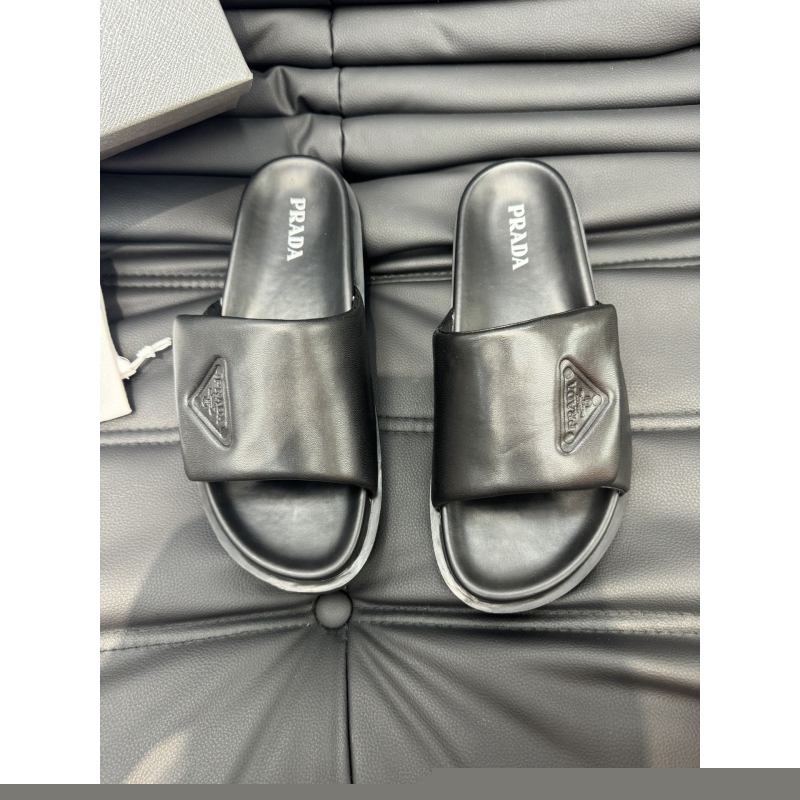 Pra*a slippers